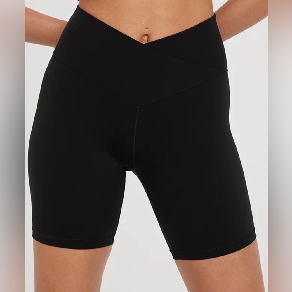 Aerie Crossover 7” Bike Shorts “Chill. Play. Move.” - Size XS